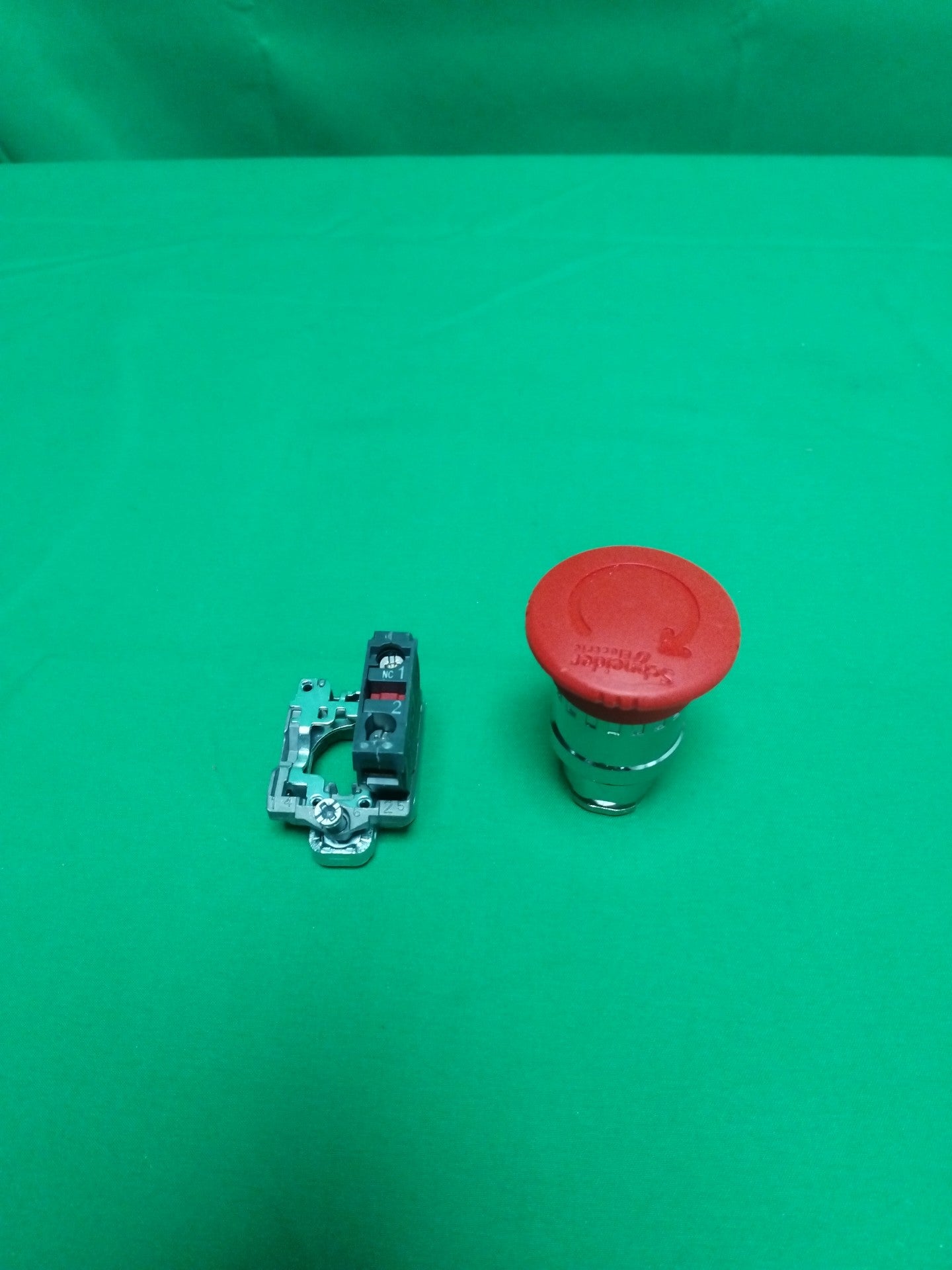 Schneider-Electric XB4BS8442 XB4BS8442