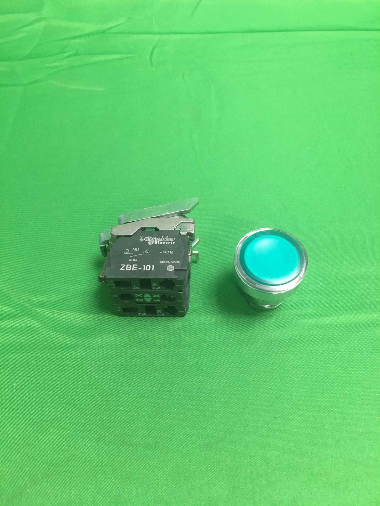 Schneider-Electric XB4 BW33M5 XB4BW33M5