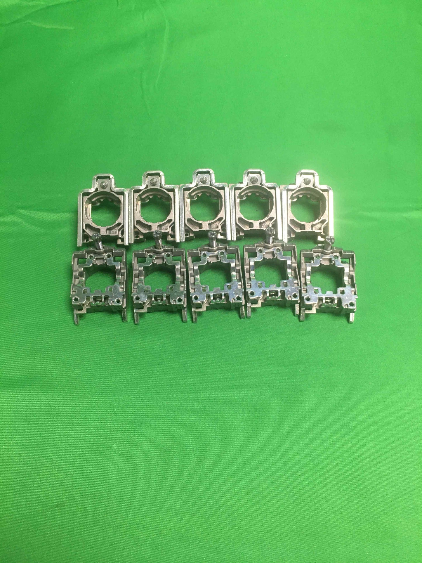 Schneider-Electric ZB4 BZ009 ZB4BZ009 10 UNITS