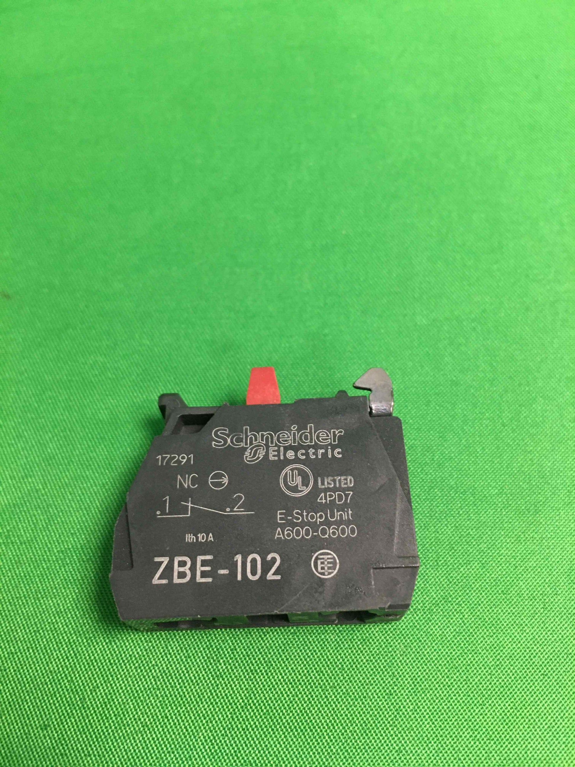 Schneider-Electric ZBE 102 ZBE102 BOX OF 9 UNITS WITHOUT ORIGINAL PACKAGING