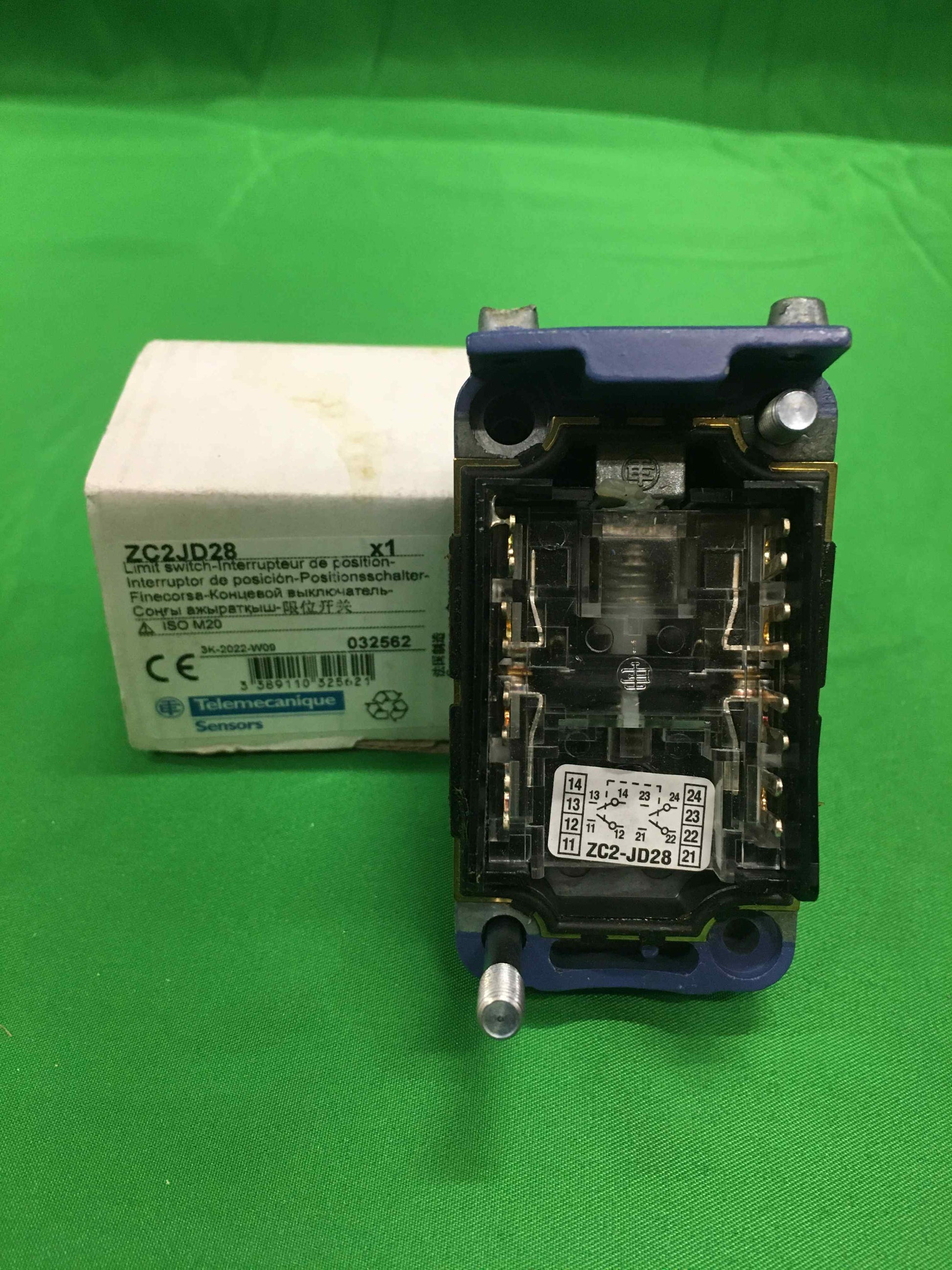 Telemecanique ZC2JD28