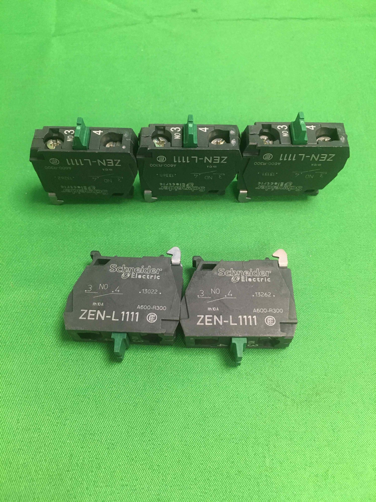 Schneider-Electric ZEN L1111 ZENL1111 5 UNITS