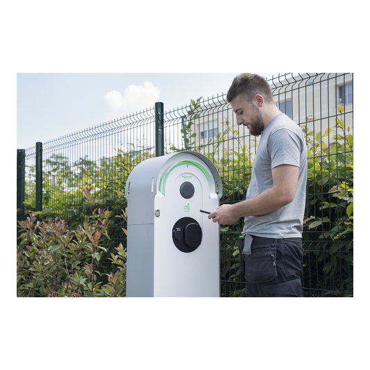 Schneider Electric-EVS1CFS-Services eMobility - Mise en service sur site de 6 jusqu'à 20 points de charge