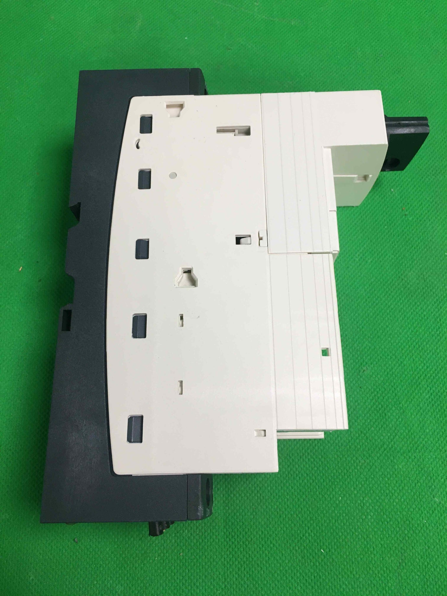 Schneider Electric-LUB12/LUB12