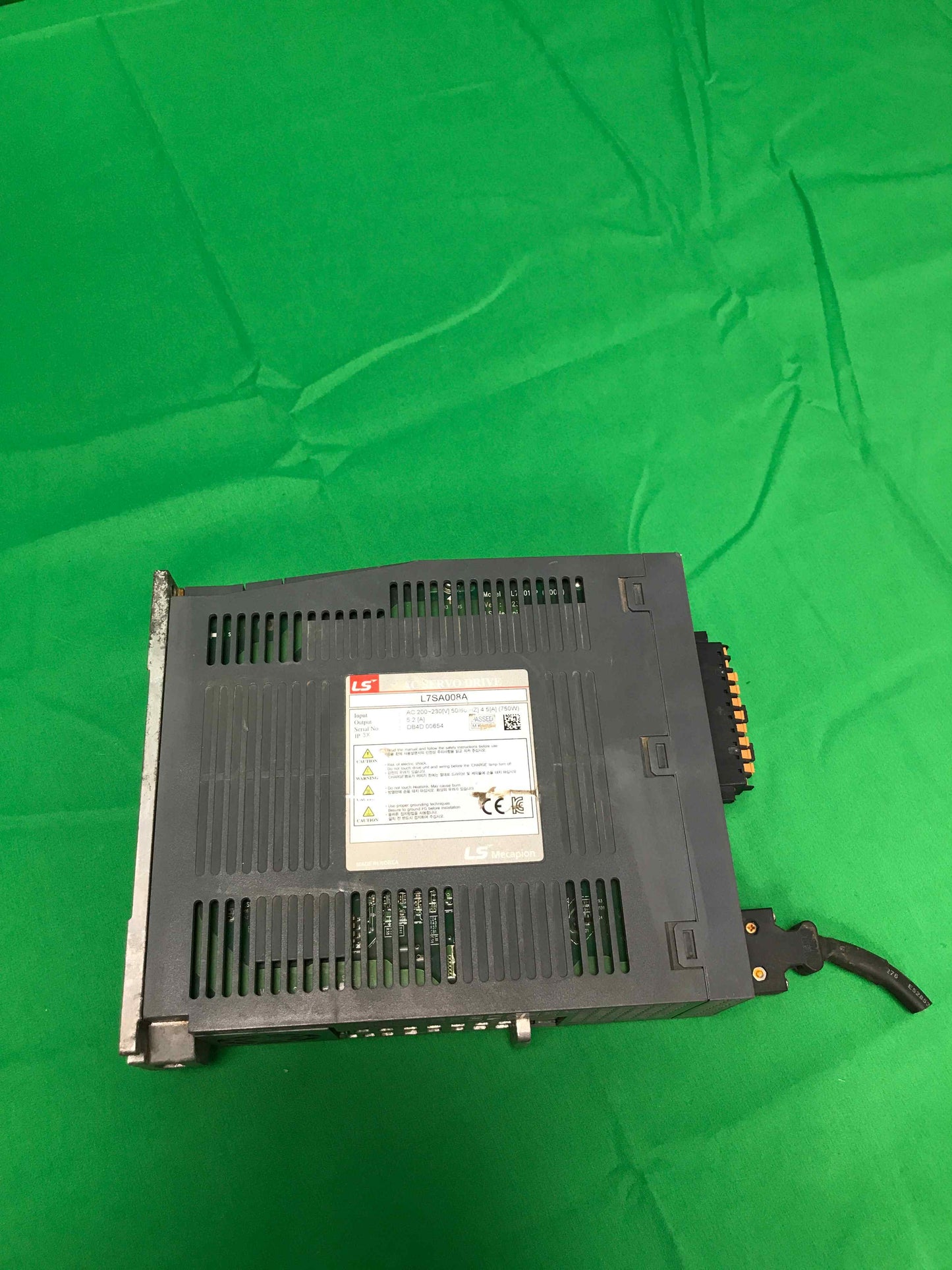 AC SERVO DRIVE-L7SA008A/L7SA008A