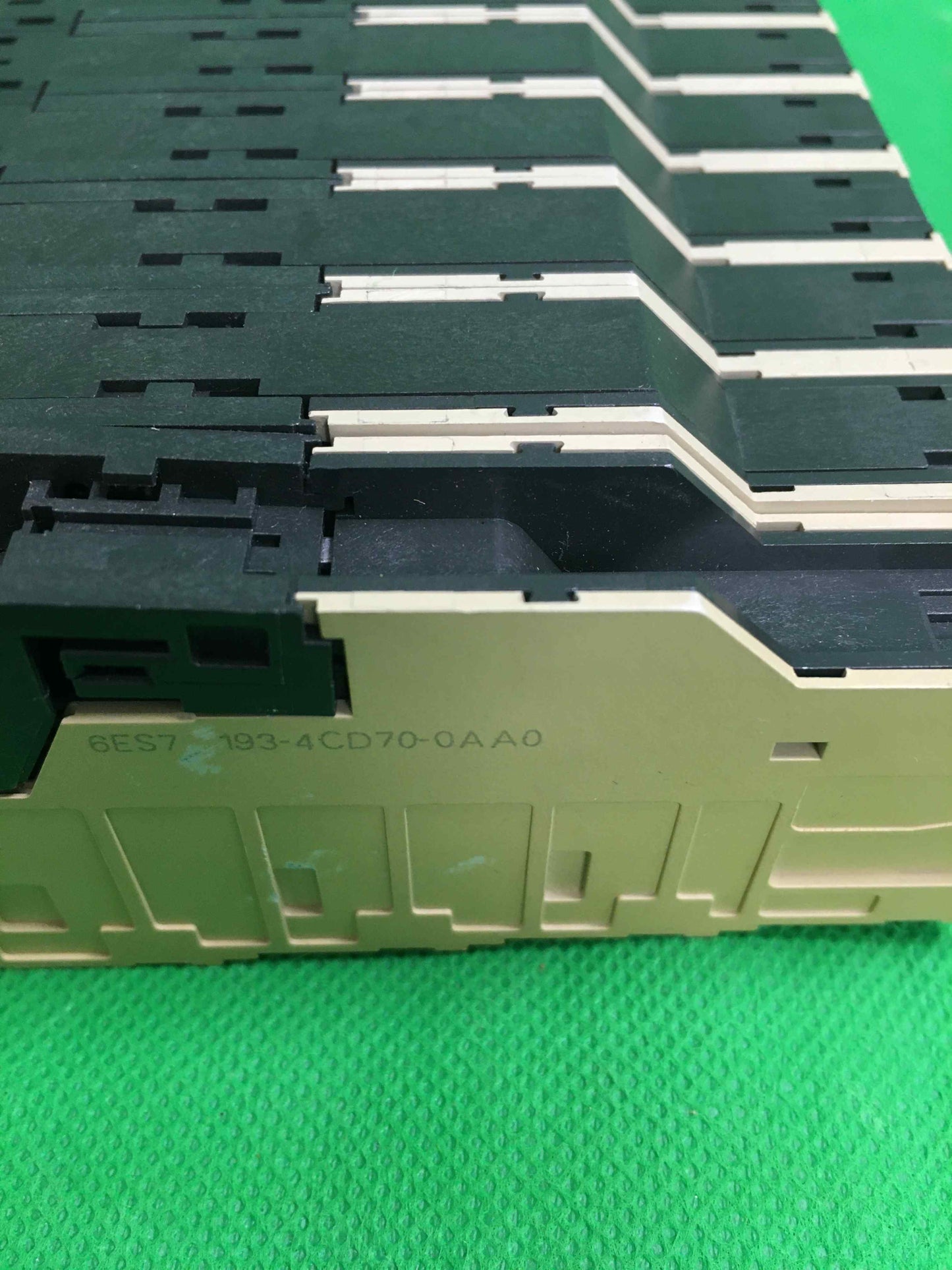 Siemens-6ES7 193-4CD70-0AA0 USED/6ES71934CD700AA0