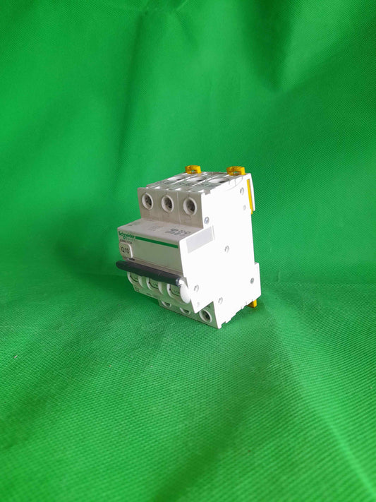 Schneider Electric-A9F74302/A9F74302