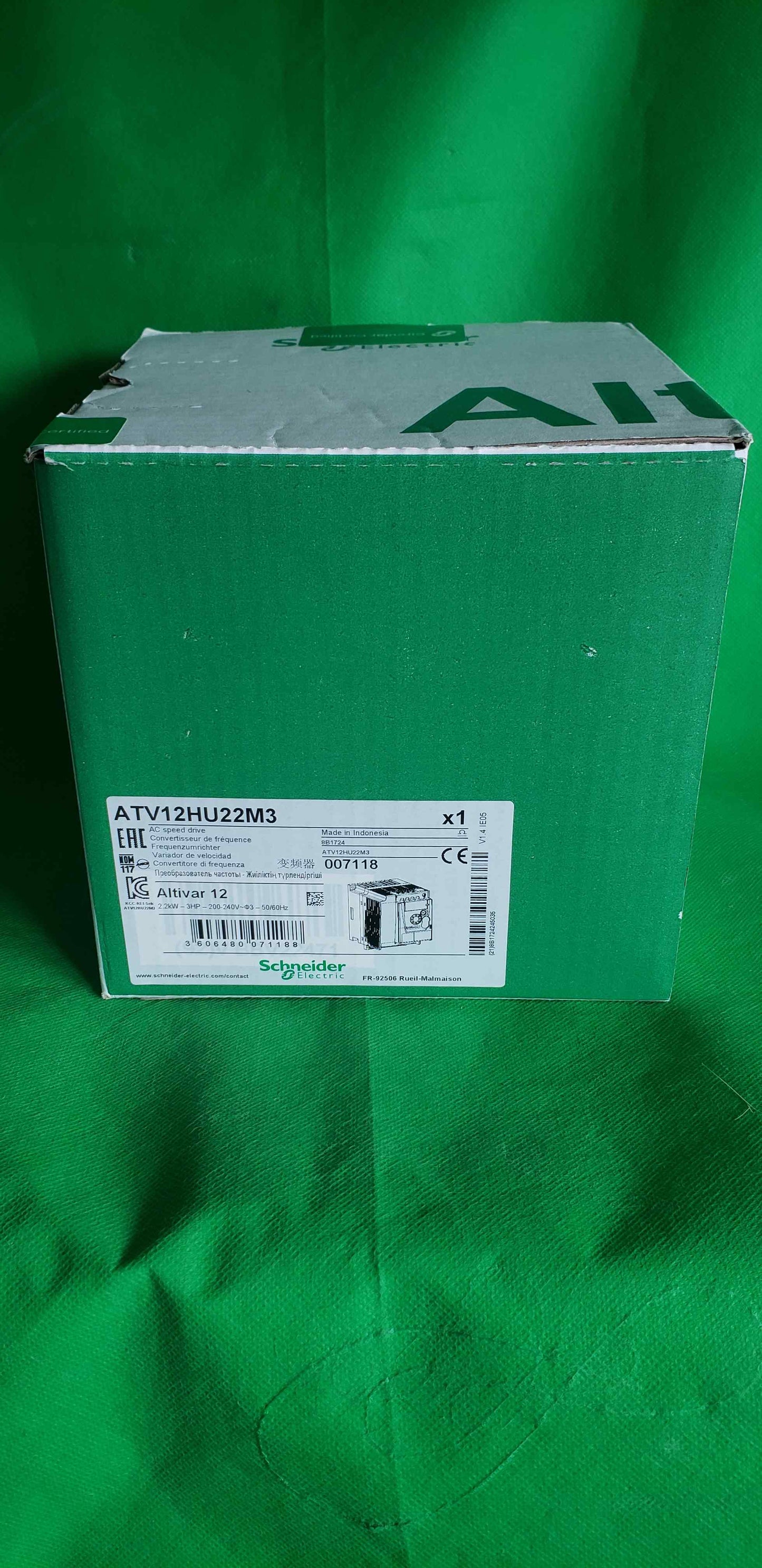 Schneider Electric-ATV12HU22M3/ATV12HU22M3