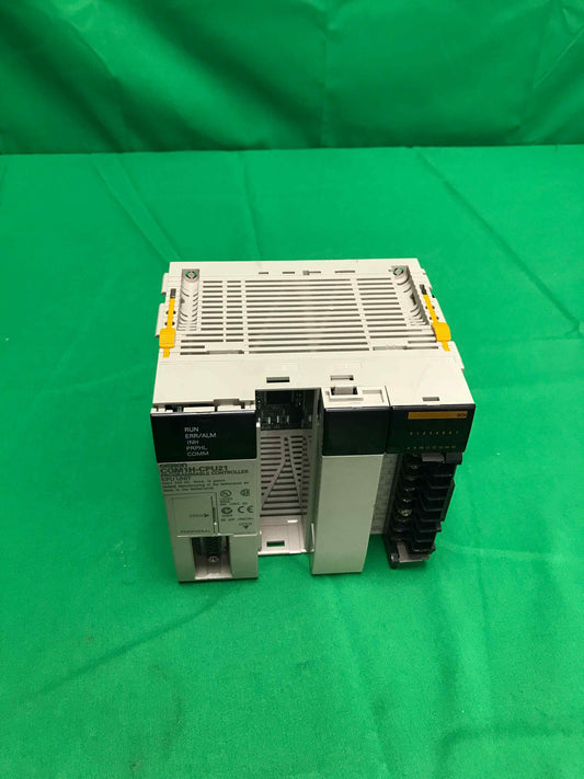 6793