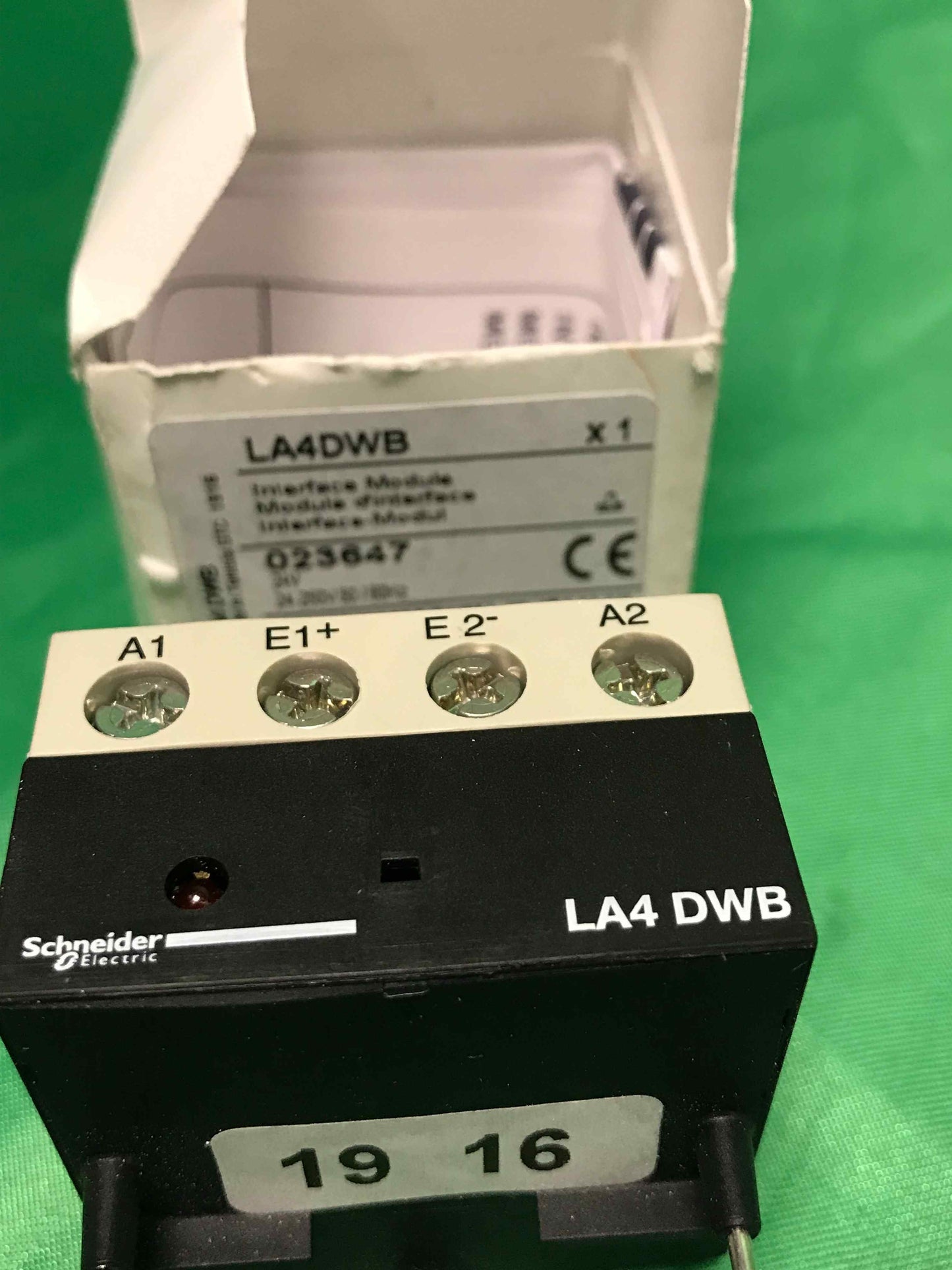 Schneider Electric-LA4DWB/LA4DWB